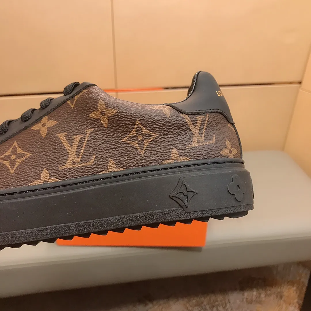 Factory price 380 💎💎👟 (LV Louis Vuitton) New men's casual shoes [proud] hot style, imported special embossed fabric, comfortable pigskin lining, wear-resistant rubber outsole, if you are still worried about wearing matching shoes, then this shoe is your best choice! Code number: 38-44